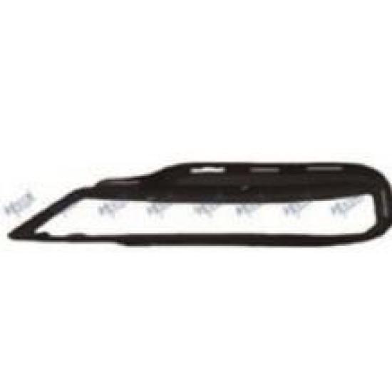Picture of Rear fog lamp decorative piece (right)