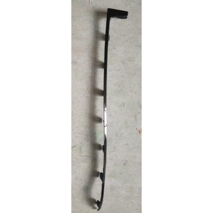 صورة The front bumper trim of the Changan UNI-V-2.0 version features a high-gloss black mid-R