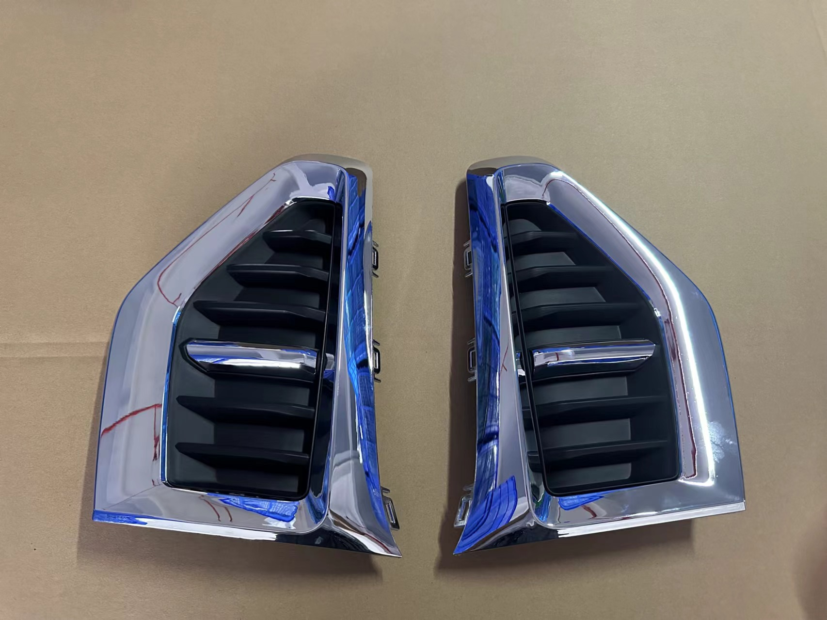 Electroplating fog lamp frame left
