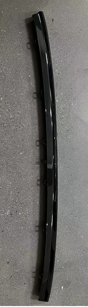 Front bumper bright strip (high gloss black)