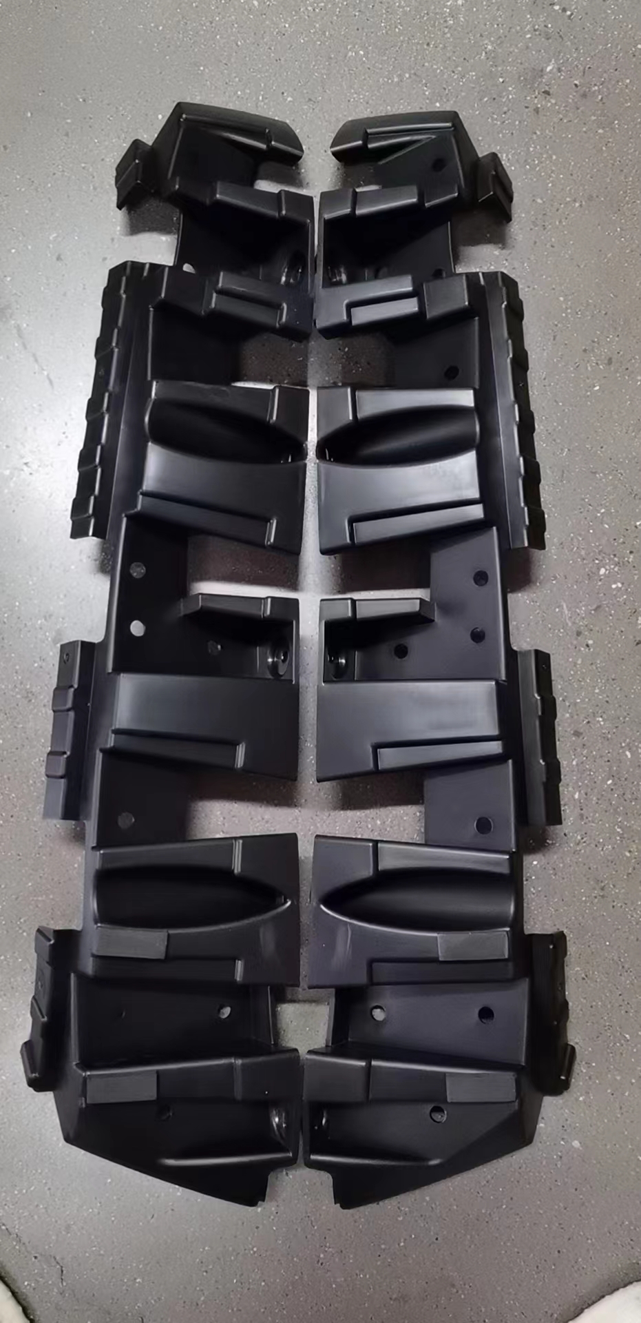 Off-road version front wheel eyebrow mounting bracket right