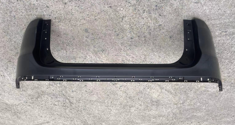 Rear bumper upper body
