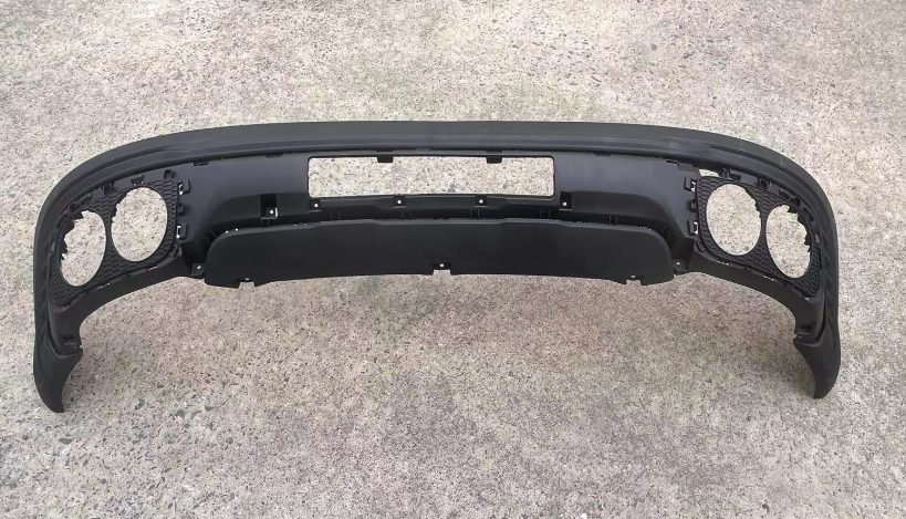 Rear bumper lower body with middle low profile