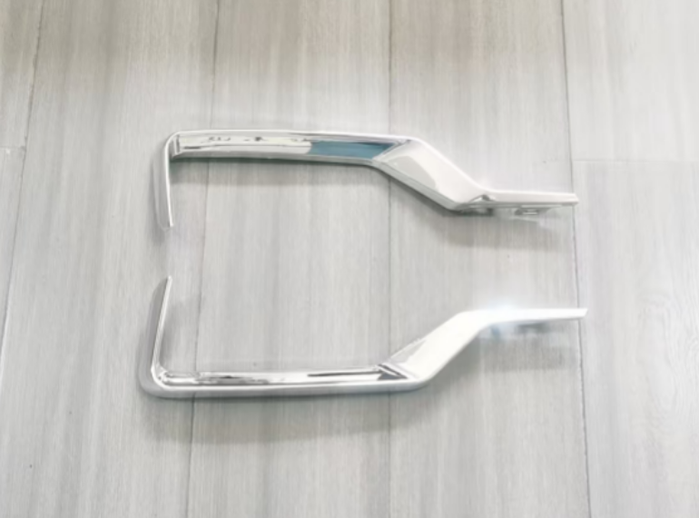 Front fog lamp frame bright strip right