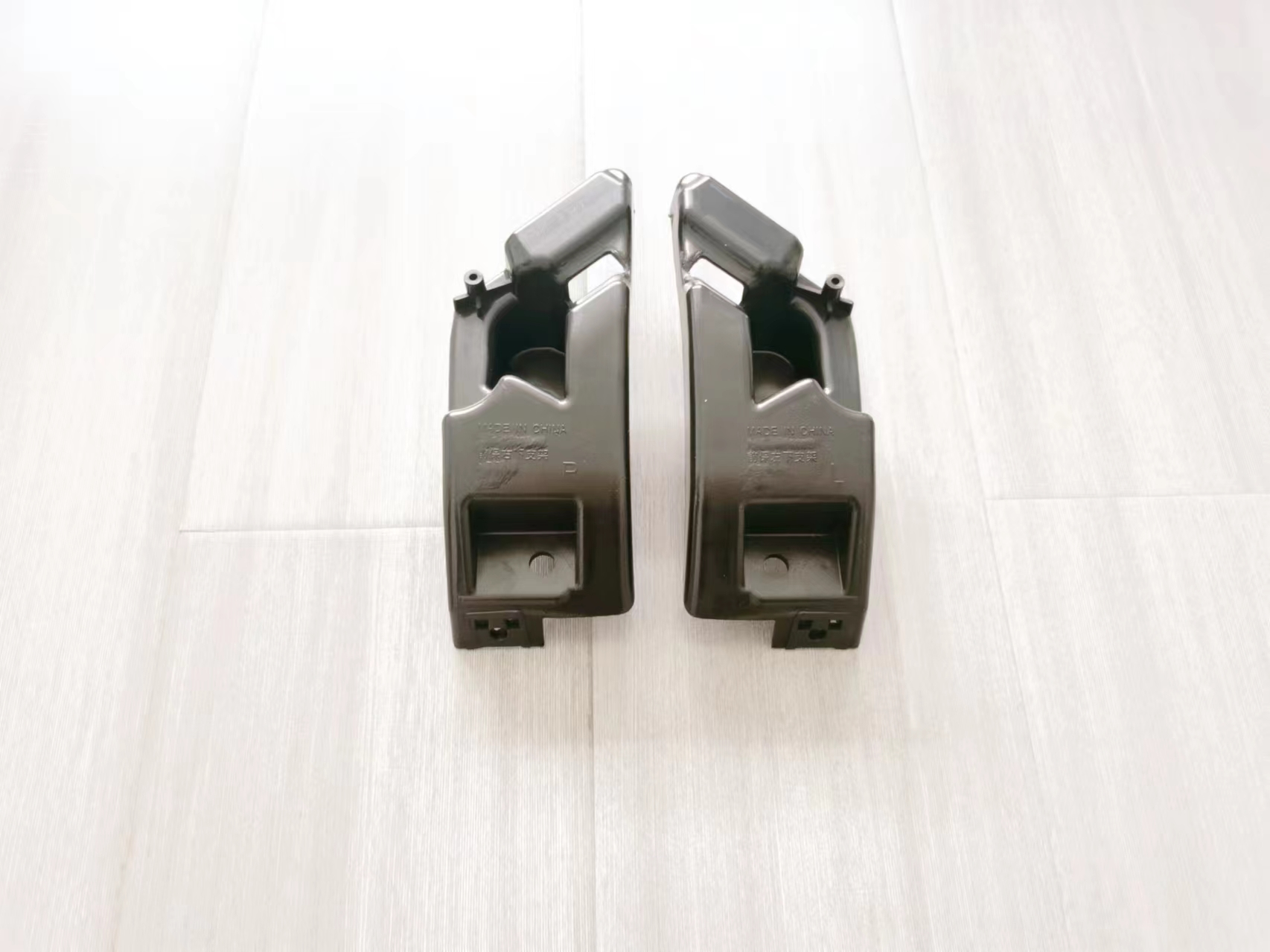 Front lower support left
