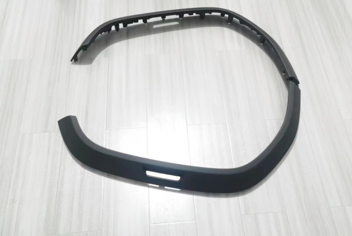 Front door wheel arch left
